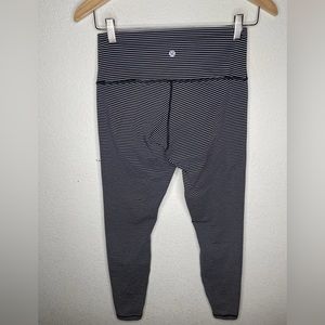 Striped Lululemon Wunder Under Leggings (High Rise Luxtreme 28in size 8)